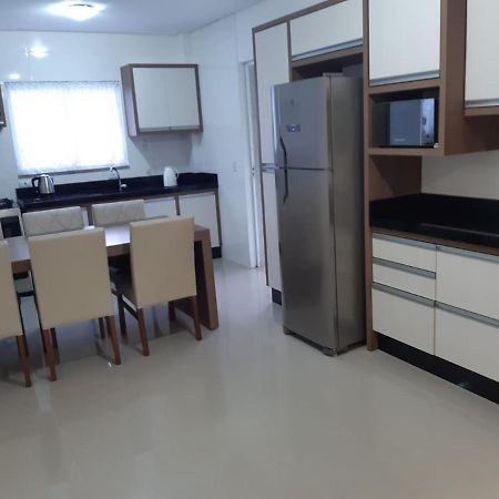 Apartamento 2 Dormitorio Praia De Bombas Bombinhas Luaran gambar